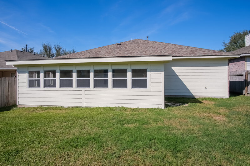 1,960/Mo, 119 Wilderness Trl Elgin, TX 78621 Rear View