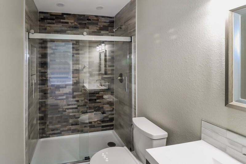 2,190/Mo, 121 Camellia Dr Hutto, TX 78634 Bathroom View 2