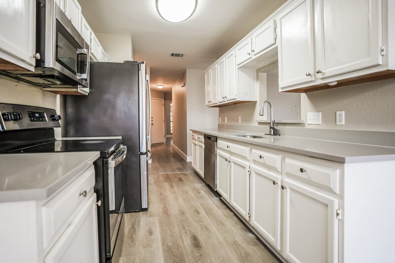 2,140/Mo, 809 Bushmills Ct Pflugerville, TX 78660 Kitchen View