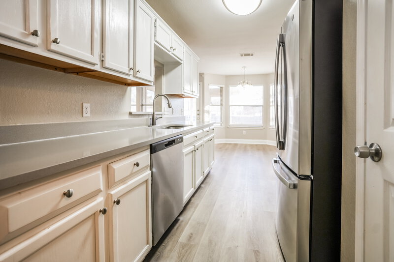 2,140/Mo, 809 Bushmills Ct Pflugerville, TX 78660 Kitchen View 2