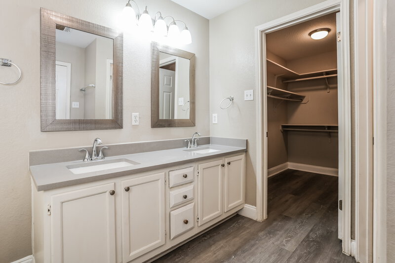 2,140/Mo, 809 Bushmills Ct Pflugerville, TX 78660 Main Bathroom View 2