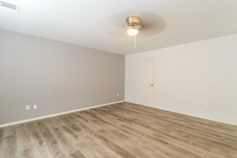 2,235/Mo, 713 Eaglecreek Dr Leander, TX 78641 Main Bedroom View