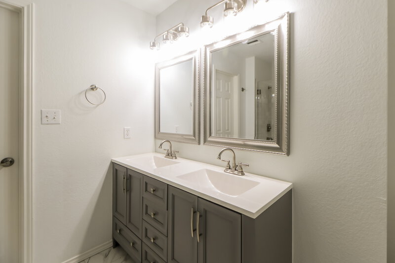 2,235/Mo, 713 Eaglecreek Dr Leander, TX 78641 Bathroom View