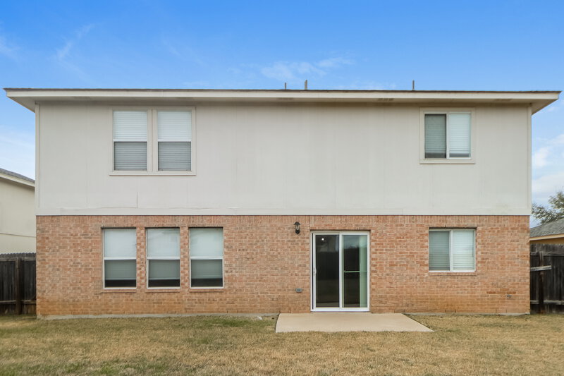 2,235/Mo, 713 Eaglecreek Dr Leander, TX 78641 Rear View