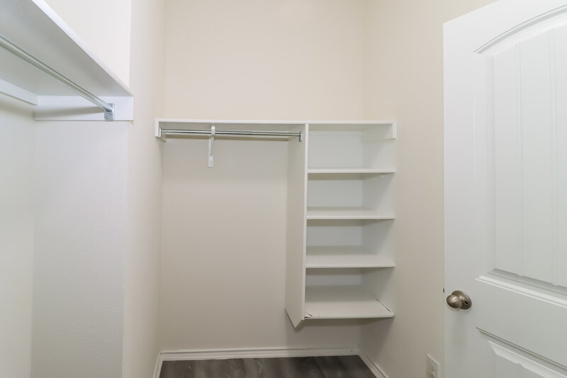 2,160/Mo, 124 Carrington St Hutto, TX 78634 Walk In Closet View