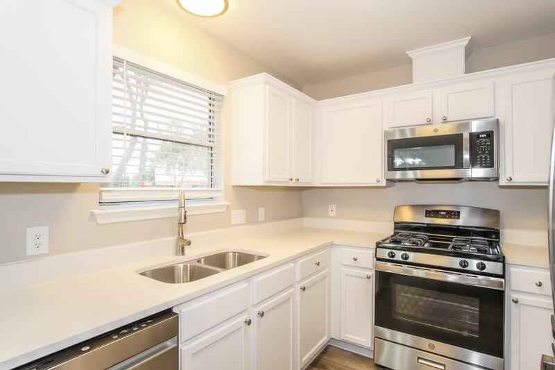 1,985/Mo, 1001 Brandi Cir Kyle, TX 78640 Kitchen View 2