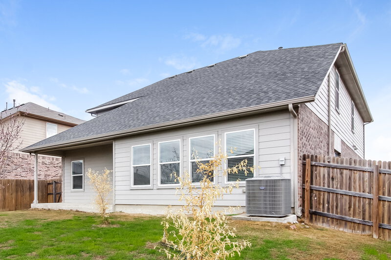 3,250/Mo, 267 Screech Owl Dr Kyle, TX 78640 Rear View