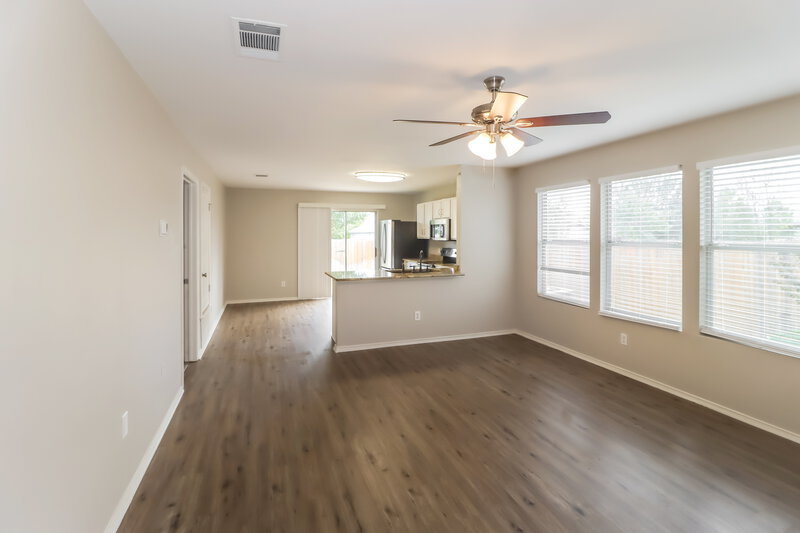 1,820/Mo, 510 Riverway Ln Leander, TX 78641 Living Room View