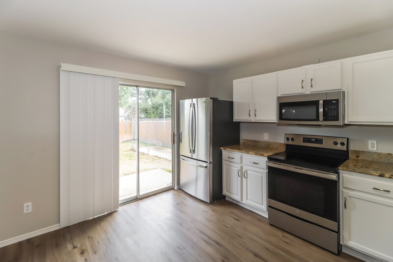 1,820/Mo, 510 Riverway Ln Leander, TX 78641 Kitchen View 3
