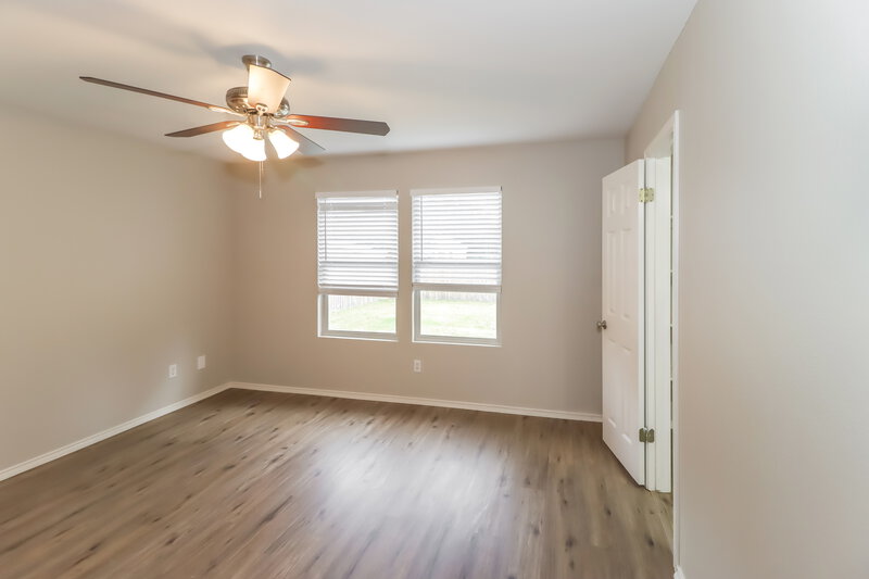1,820/Mo, 510 Riverway Ln Leander, TX 78641 Main Bedroom View