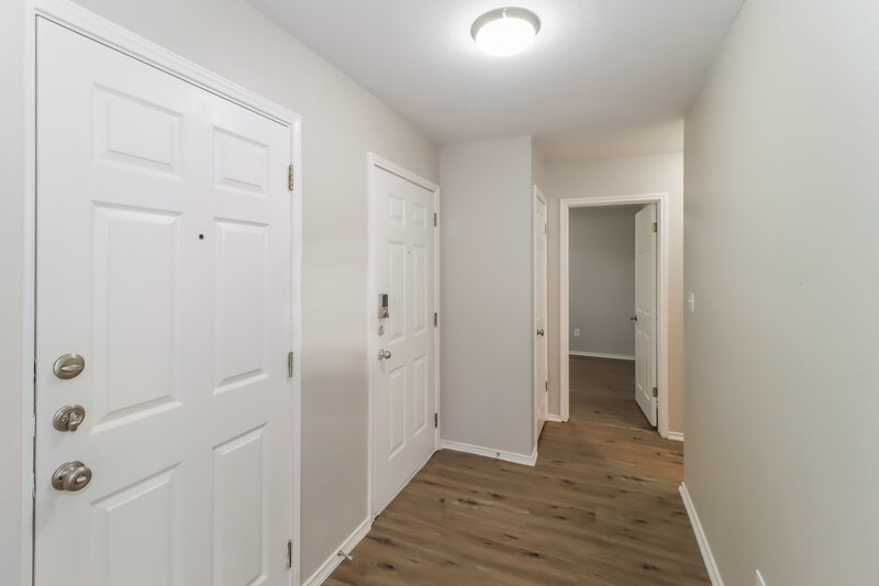 1,820/Mo, 510 Riverway Ln Leander, TX 78641 Hallway View