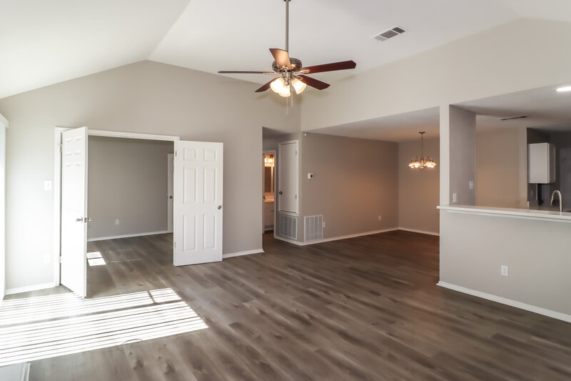 2,155/Mo, 2404 Clearwater Trl Round Rock, TX 78664 Living Room View 4