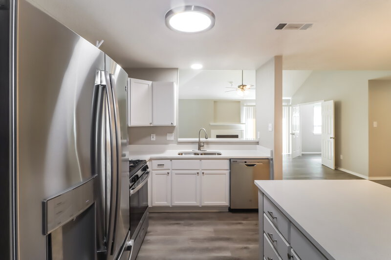2,155/Mo, 2404 Clearwater Trl Round Rock, TX 78664 Kitchen View 2