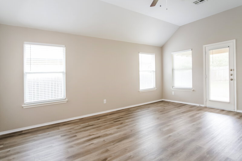 2,125/Mo, 837 Clear Springs Holw Buda, TX 78610 Living Room View