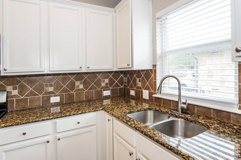 2,125/Mo, 837 Clear Springs Holw Buda, TX 78610 Kitchen View 2
