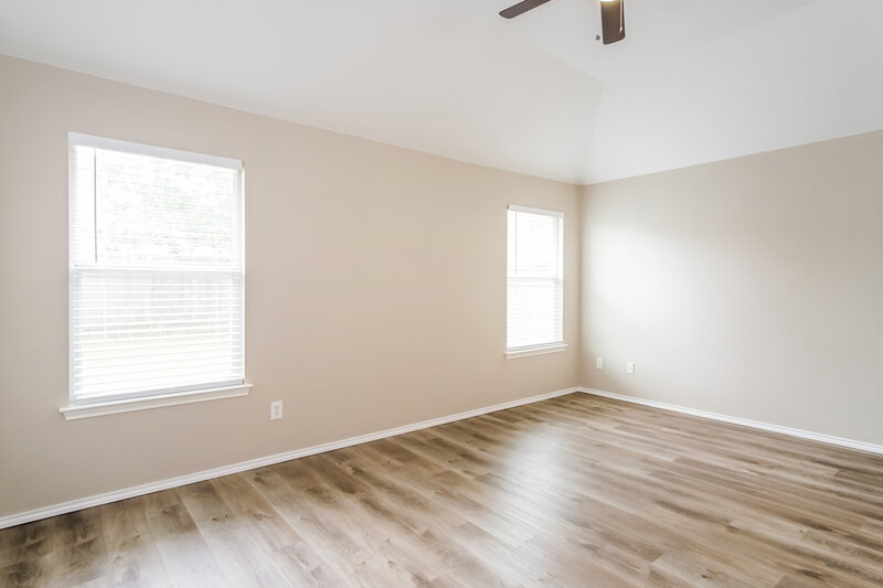 2,125/Mo, 837 Clear Springs Holw Buda, TX 78610 Main Bedroom View