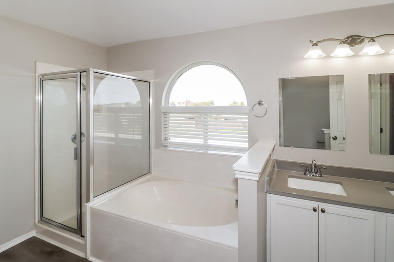 3,150/Mo, 2702 Summerwalk Pl Round Rock, TX 78665 Main Bathroom View