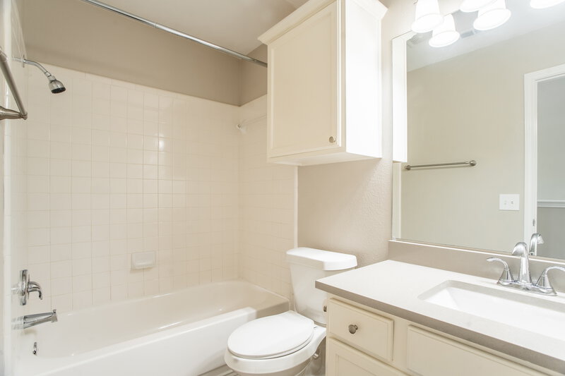 1,835/Mo, 21013 Godolophin Ct Pflugerville, TX 78660 Main Bathroom View