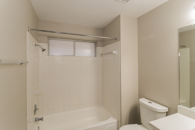 1,875/Mo, 2626 Bradley Ln Round Rock, TX 78664 Bathroom View