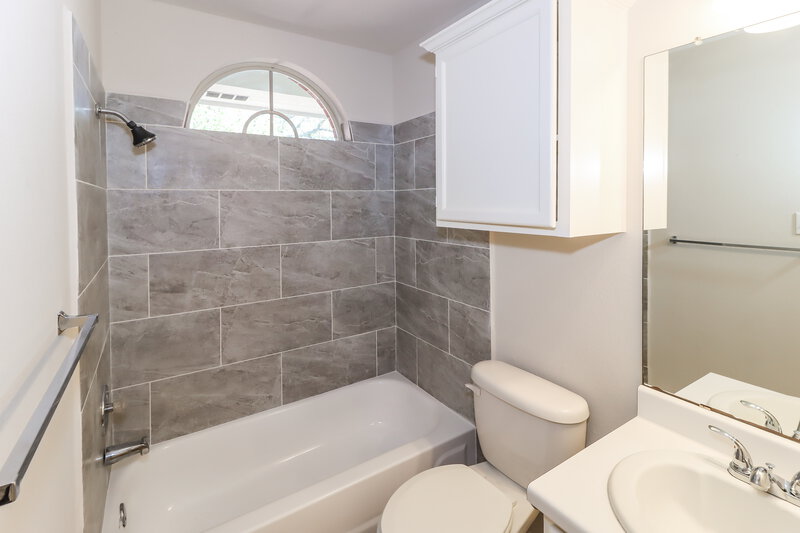 2,195/Mo, 17532 Bishopsgate Dr Pflugerville, TX 78660 Bathroom View