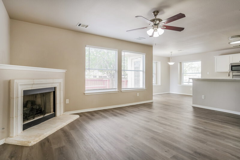 2,200/Mo, 15524 Sarahs Creek Dr Pflugerville, TX 78660 Living Room View