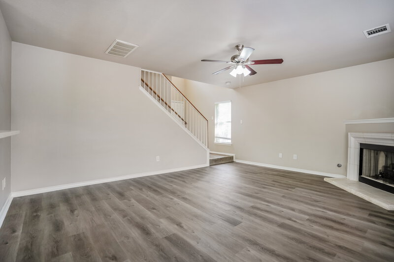 2,200/Mo, 15524 Sarahs Creek Dr Pflugerville, TX 78660 Living Room View 2