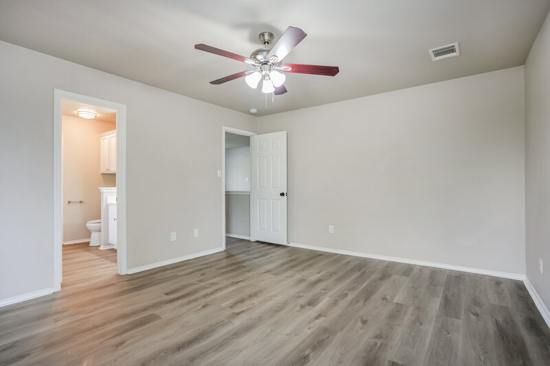 2,200/Mo, 15524 Sarahs Creek Dr Pflugerville, TX 78660 Main Bedroom View 2