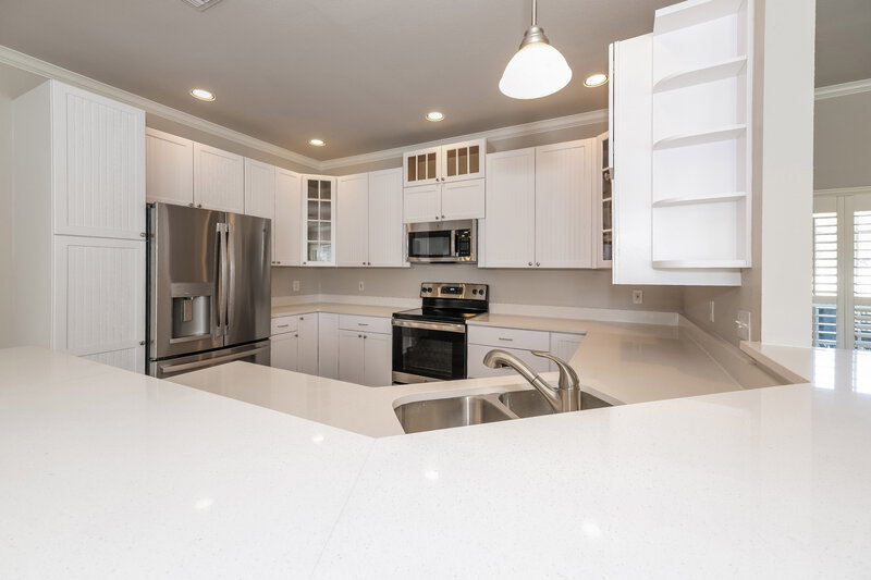 2,525/Mo, 17 Creek Side Dr Wimberley, TX 78676 Kitchen View 2
