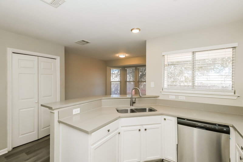 1,975/Mo, 21203 Grand National Ave Pflugerville, TX 78660 Kitchen View 2