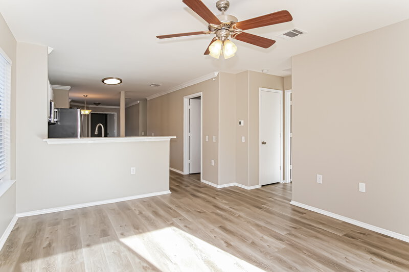 1,975/Mo, 9117 Indigo Sky Dr Austin, TX 78724 Living Room View 2