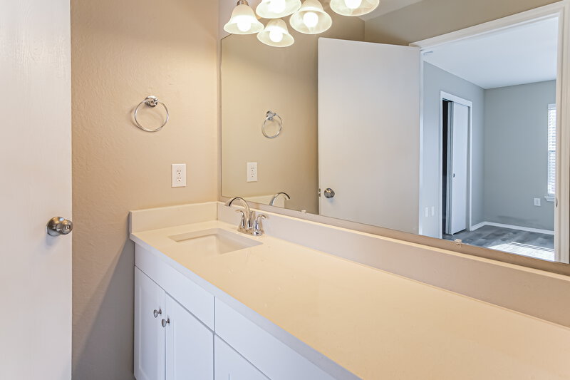 1,975/Mo, 9117 Indigo Sky Dr Austin, TX 78724 Main Bathroom View