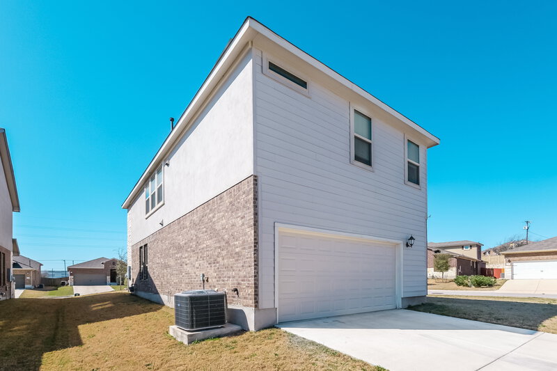 2,315/Mo, 2037 Hat Bender Loop Round Rock, TX 78664 Garage View 2