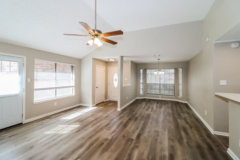 1,725/Mo, 911 Saunders Dr Round Rock, TX 78664 Living Room View 2