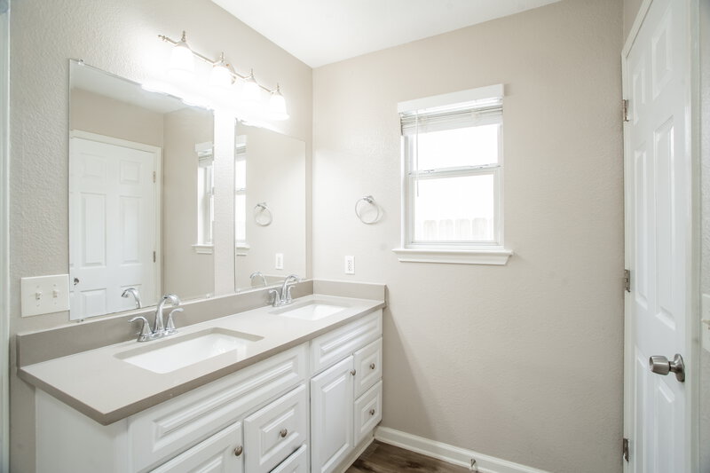 1,905/Mo, 21311 Derby Day Ave Pflugerville, TX 78660 Main Bathroom View