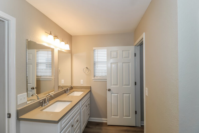 2,010/Mo, 21311 Derby Day Ave Pflugerville, TX 78660 Main Bathroom View