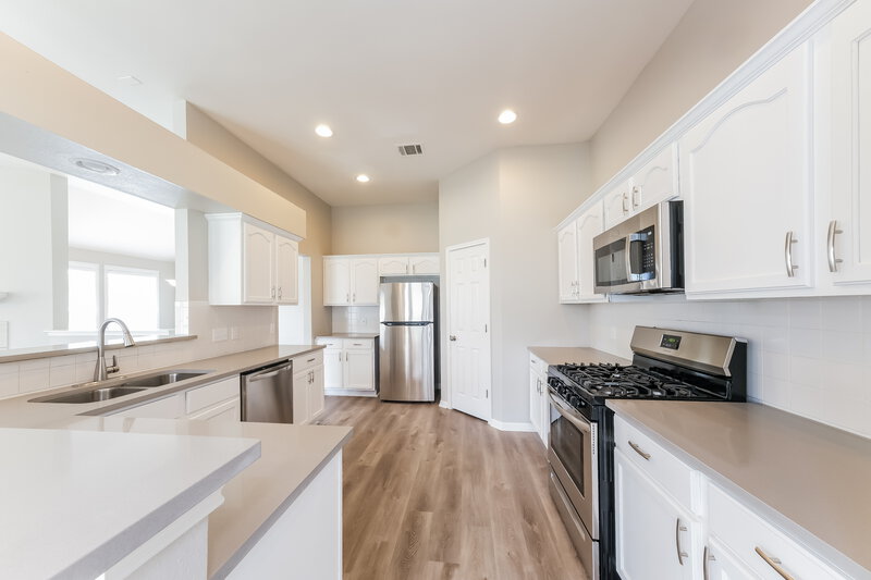 2,685/Mo, 119 Cassandra Dr Hutto, TX 78634 Kitchen View 2