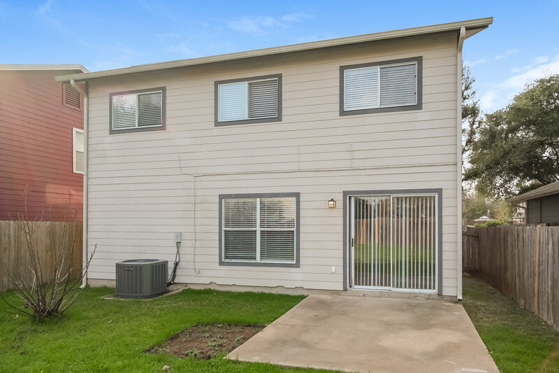 2,485/Mo, 1404 Geoffs Dr Austin, TX 78748 Rear View