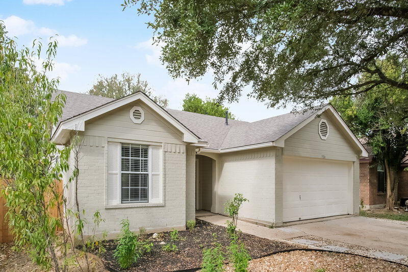 2,355/Mo, 7324 Muffin Dr Austin, TX 78724 Front View