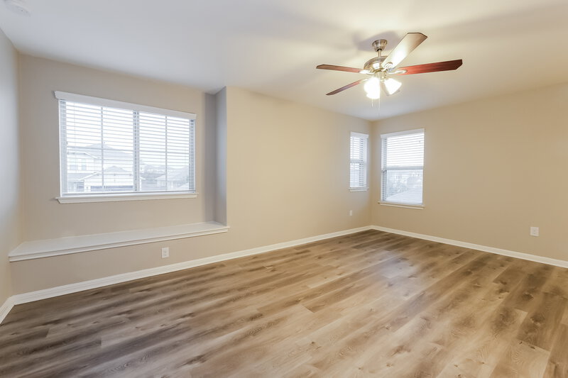 1,780/Mo, 271 Eagle Brook Ln Buda, TX 78610 Main Bedroom View