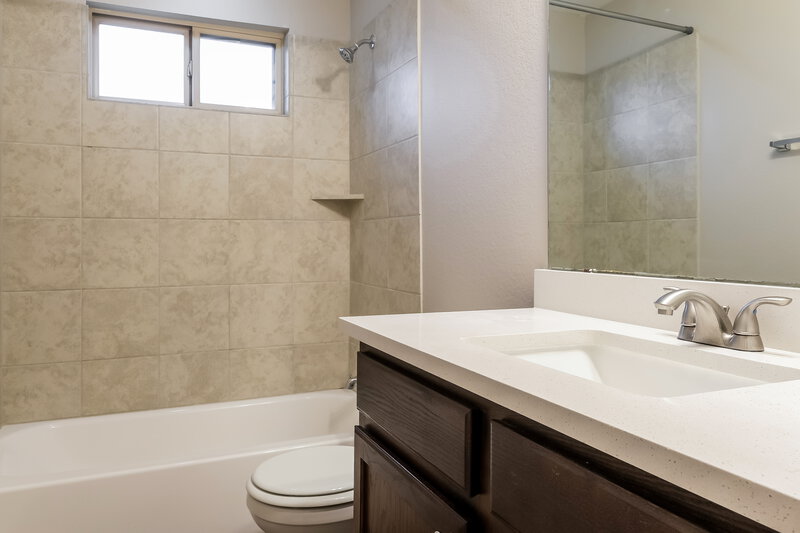 1,780/Mo, 271 Eagle Brook Ln Buda, TX 78610 Bathroom View