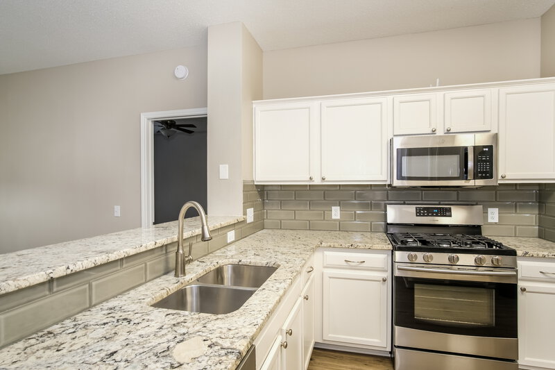 2,185/Mo, 17204 Jigsaw Pathway Round Rock, TX 78664 Kitchen View 2