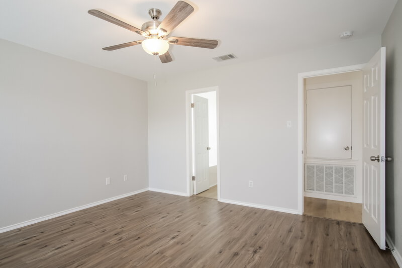 1,760/Mo, 105 Lucy Cv Hutto, TX 78634 Main Bedroom View 2