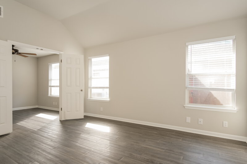 1,905/Mo, 407 Clarks Way Hutto, TX 78634 Main Bedroom View