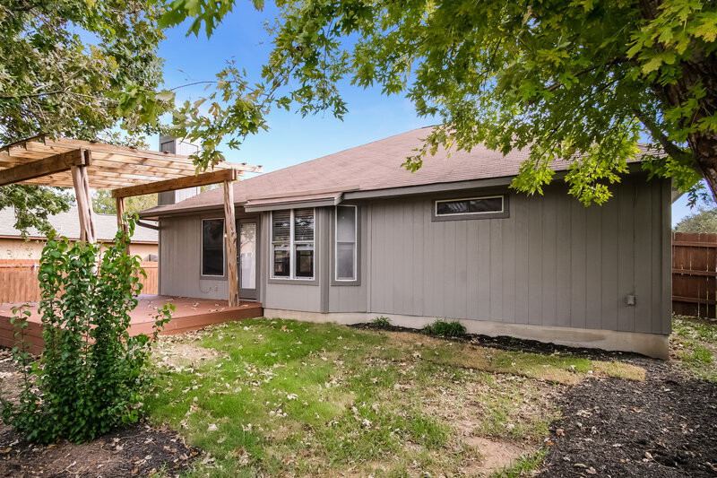 1,905/Mo, 407 Clarks Way Hutto, TX 78634 Rear View 2