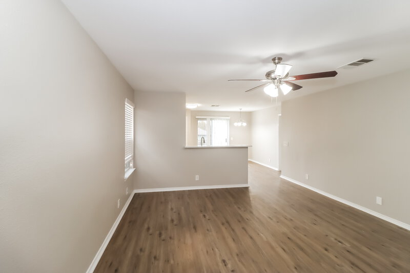 1,865/Mo, 12320 Jamie Dr Manor, TX 78653 Living Room View 2