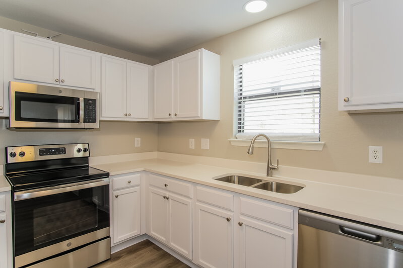 2,110/Mo, 199 Valero Dr San Marcos, TX 78666 Kitchen View