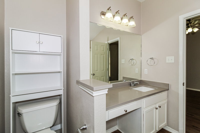 2,200/Mo, 2516 Vernell Way Round Rock, TX 78664 Main Bathroom View