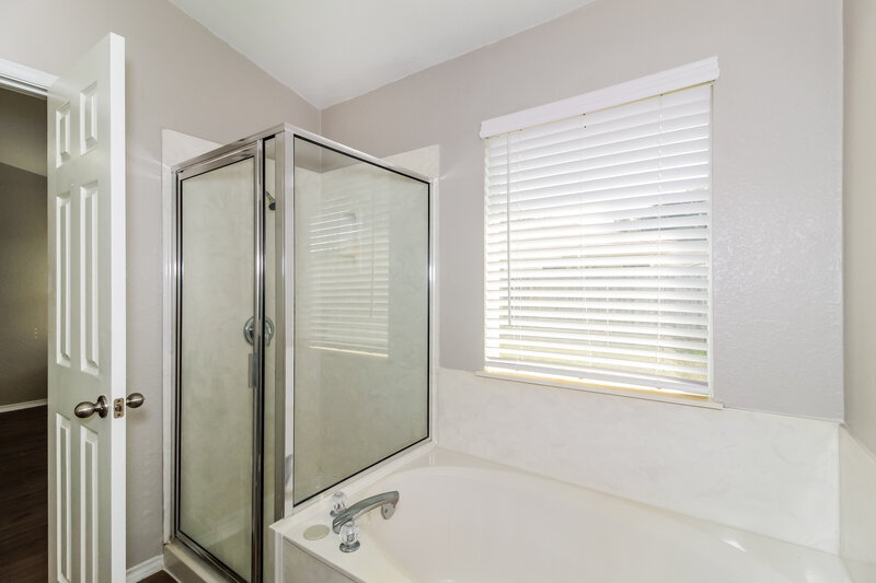 2,200/Mo, 2516 Vernell Way Round Rock, TX 78664 Main Bathroom View 2