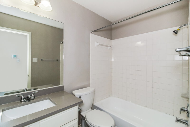 2,200/Mo, 2516 Vernell Way Round Rock, TX 78664 Bathroom View