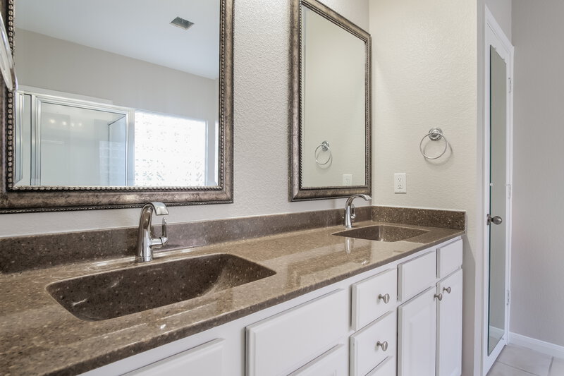 2,690/Mo, 904 Poplar Dr Georgetown, TX 78628 Bathroom View